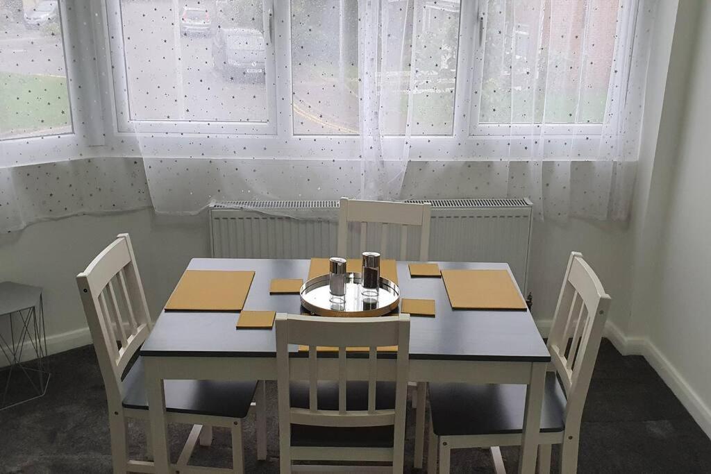 Exquisite And Modern 2 Bed Maisonette Harmondsworth Exterior photo